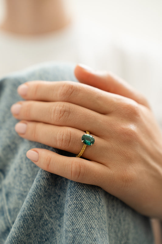 Tourmaline and yellow diamonds Ring